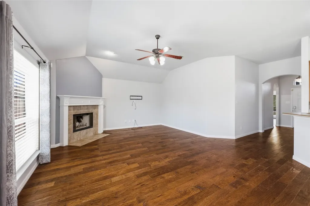 9025 River Falls Drive Fort Worth TX 76118