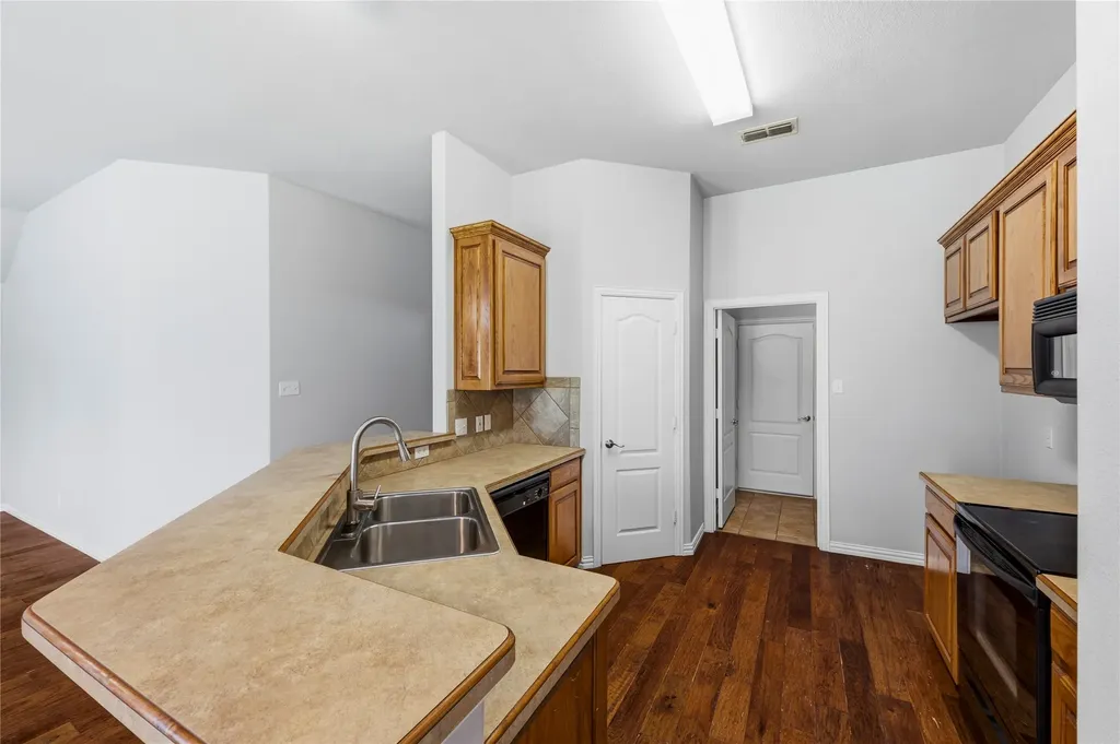 9025 River Falls Drive Fort Worth TX 76118