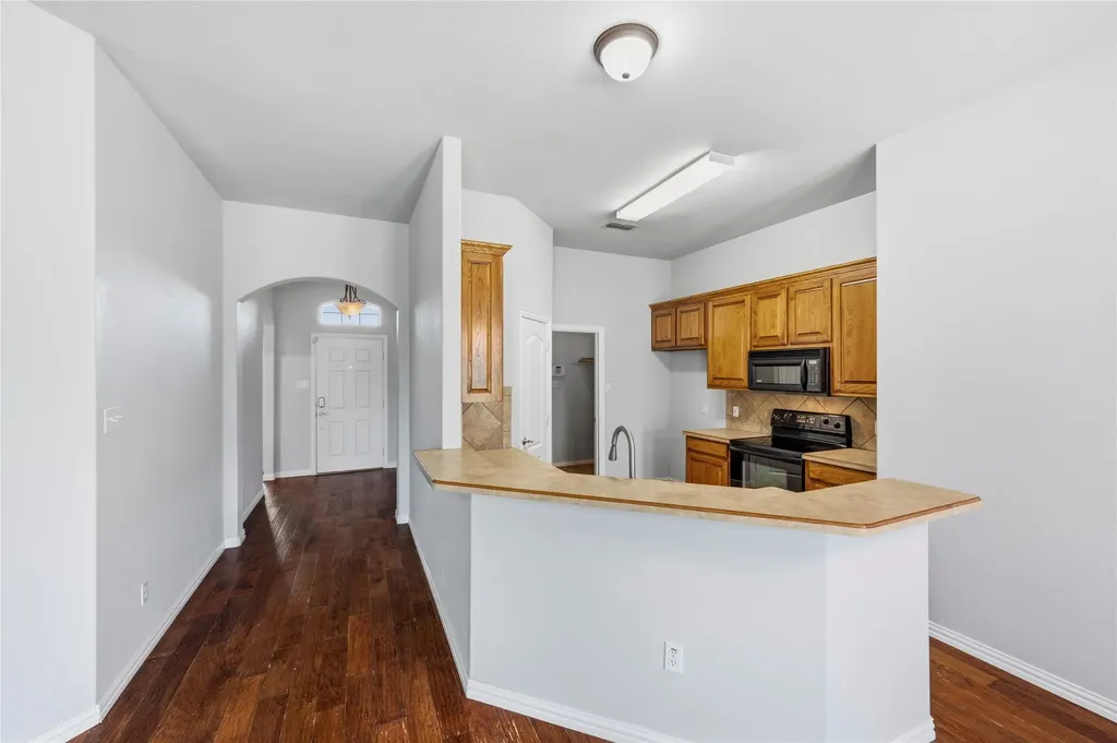 9025 River Falls Drive Fort Worth TX 76118