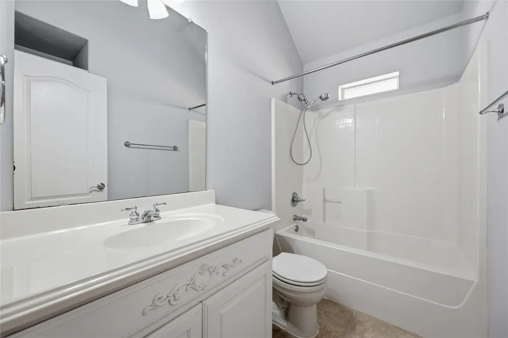 9025 River Falls Drive Fort Worth TX 76118