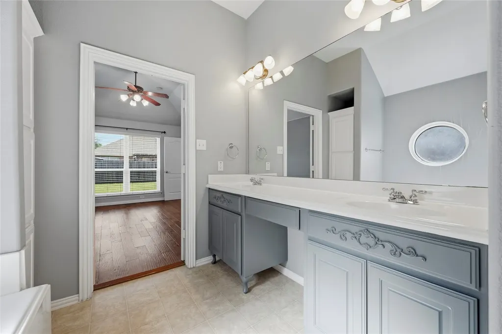 9025 River Falls Drive Fort Worth TX 76118