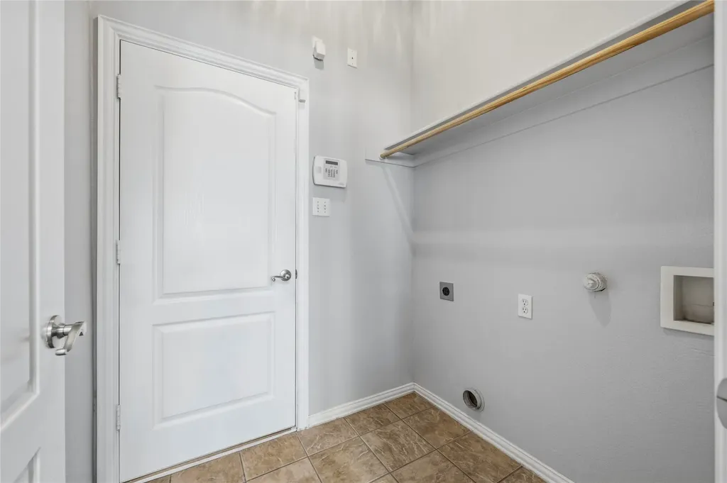 9025 River Falls Drive Fort Worth TX 76118