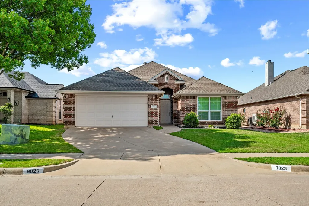 9025 River Falls Drive Fort Worth TX 76118