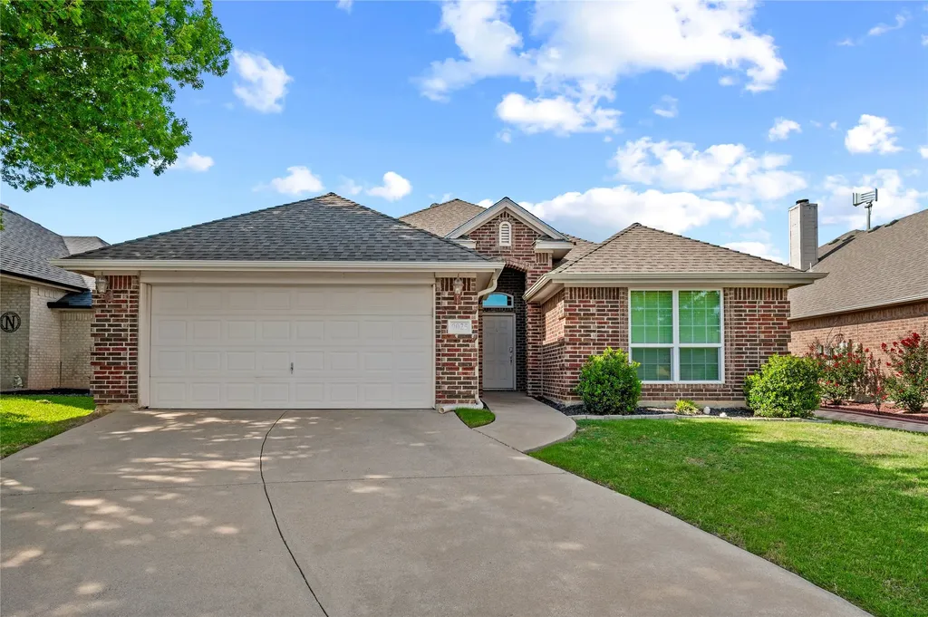 9025 River Falls Drive Fort Worth TX 76118