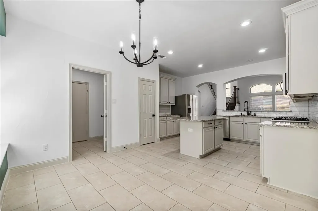 2468 Lakeland Drive Grand Prairie TX 75054