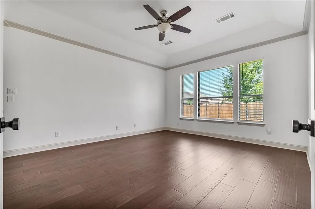 2468 Lakeland Drive Grand Prairie TX 75054
