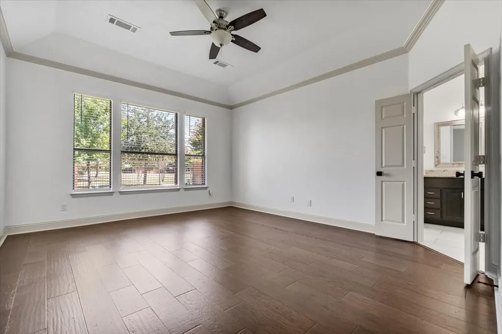 2468 Lakeland Drive Grand Prairie TX 75054