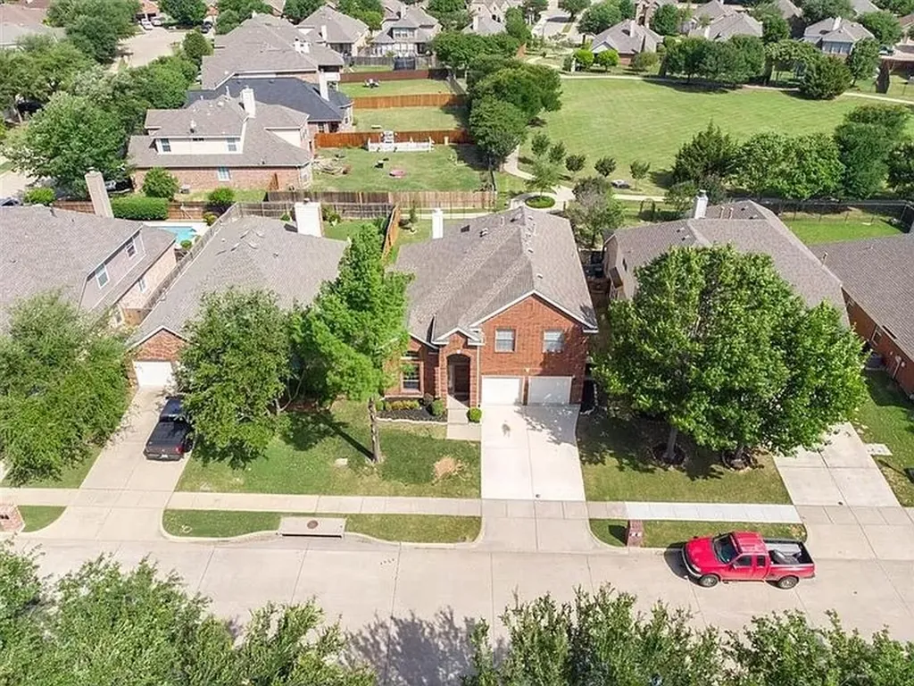 2468 Lakeland Drive Grand Prairie TX 75054