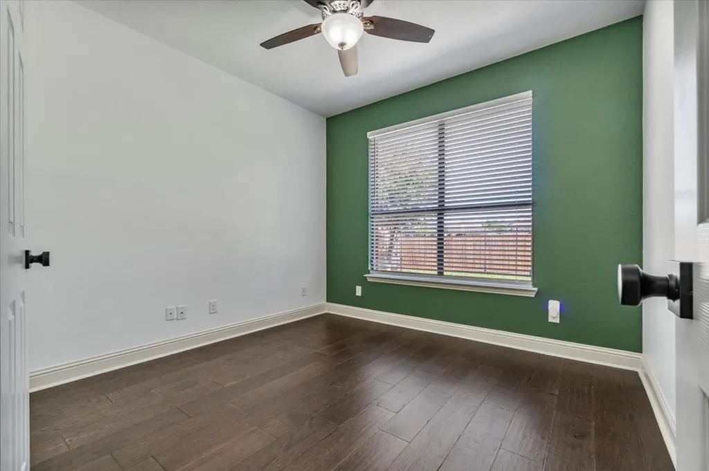 2468 Lakeland Drive Grand Prairie TX 75054