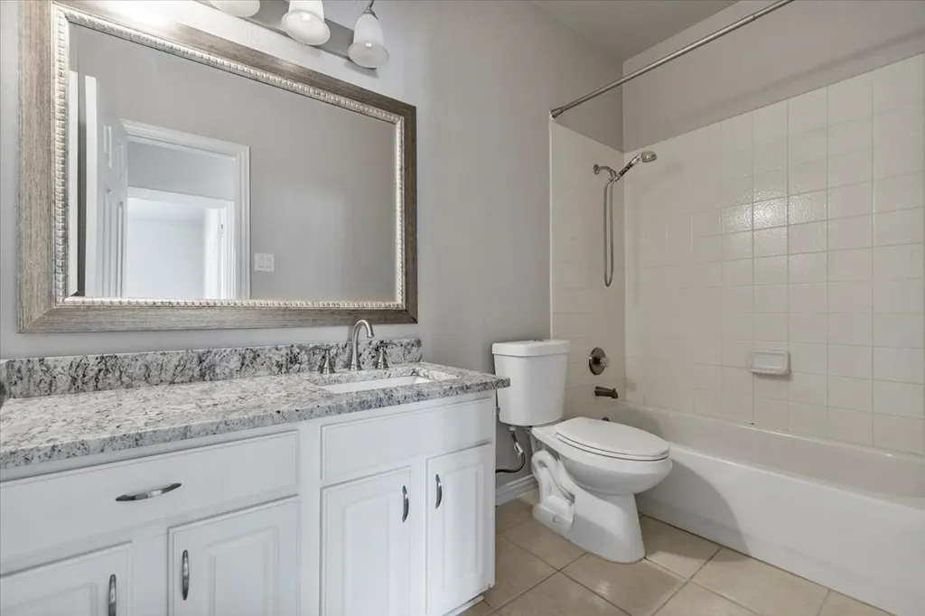 2468 Lakeland Drive Grand Prairie TX 75054