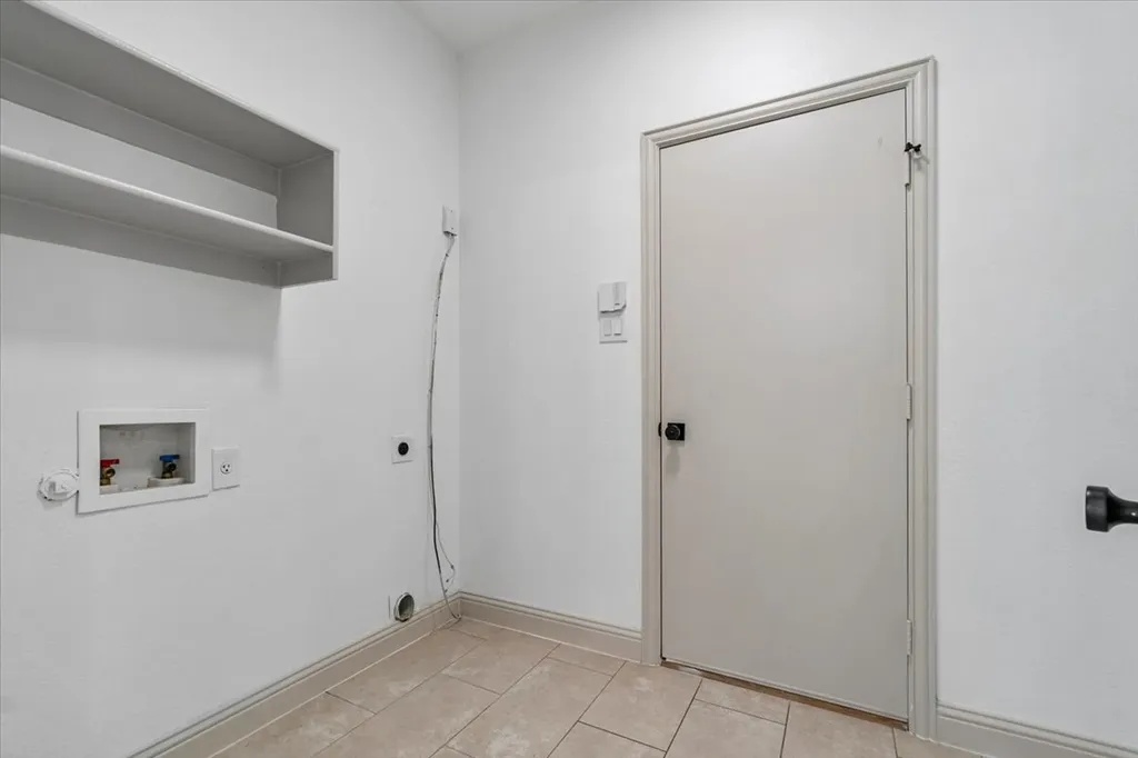 2468 Lakeland Drive Grand Prairie TX 75054