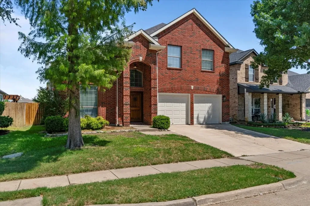 2468 Lakeland Drive Grand Prairie TX 75054