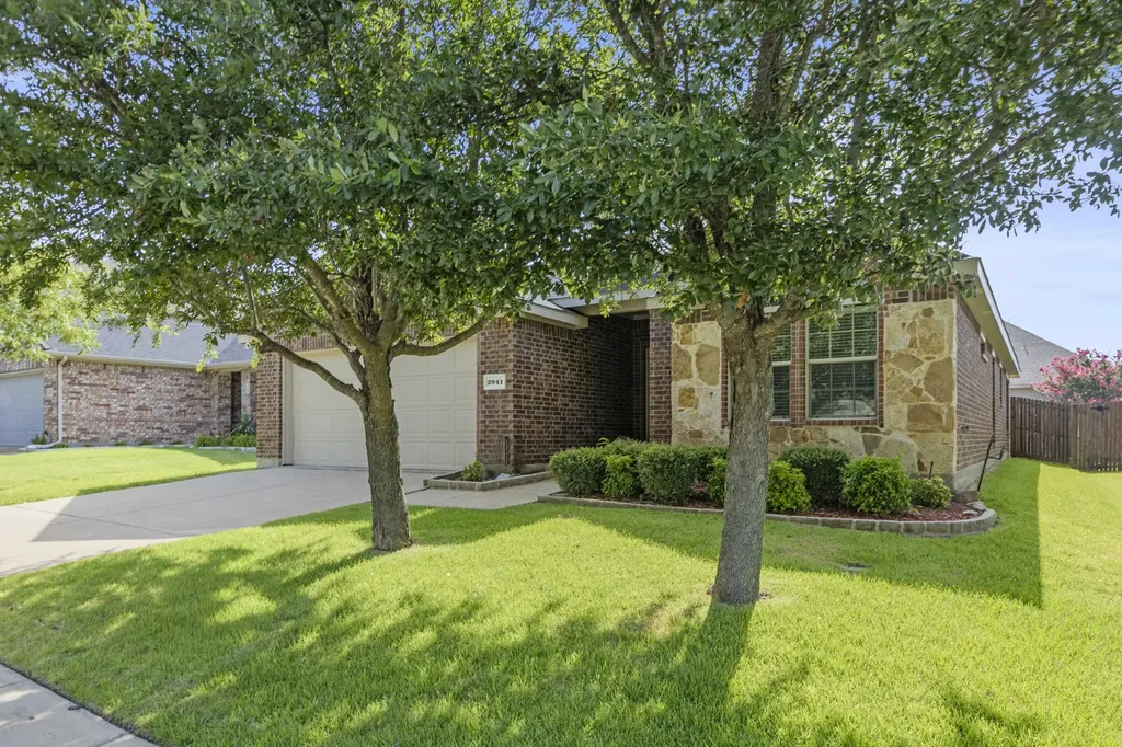 2041 Shady Glen Trail Princeton TX 75407