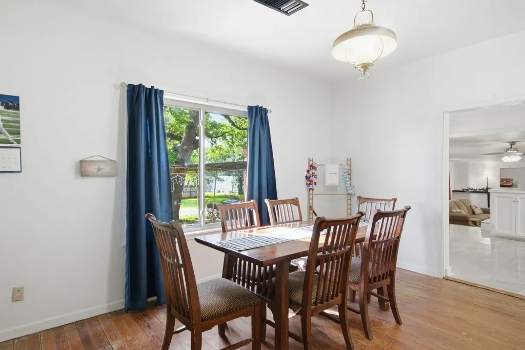 324 W Ross Avenue De Leon TX 76444