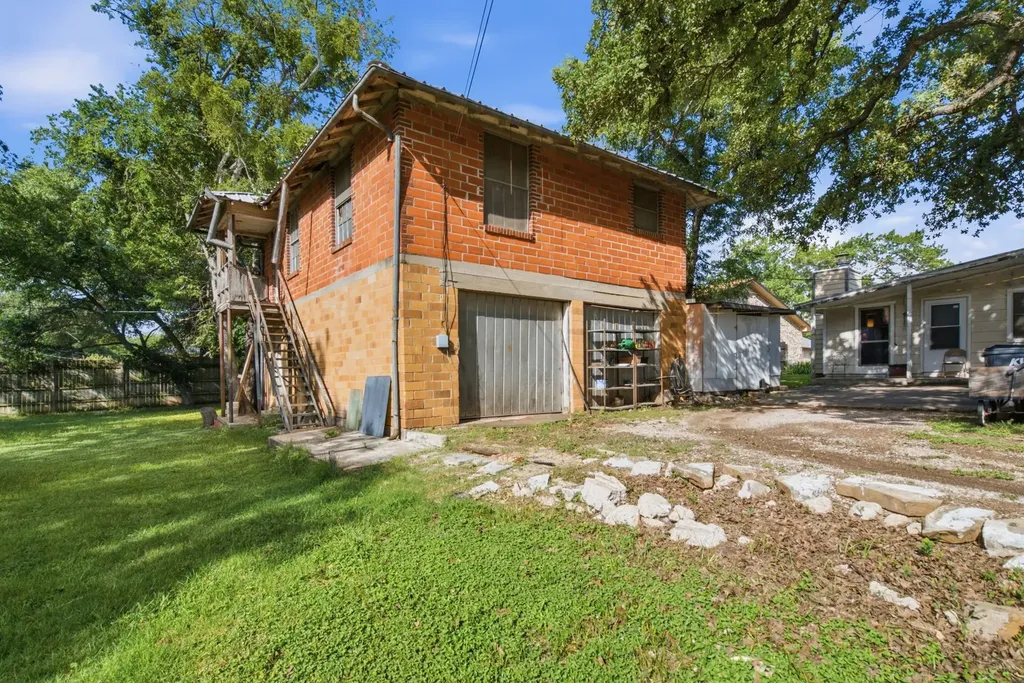 324 W Ross Avenue De Leon TX 76444