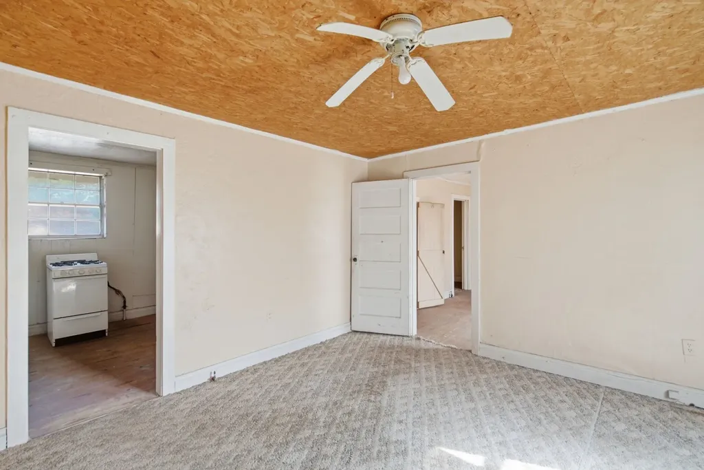 324 W Ross Avenue De Leon TX 76444