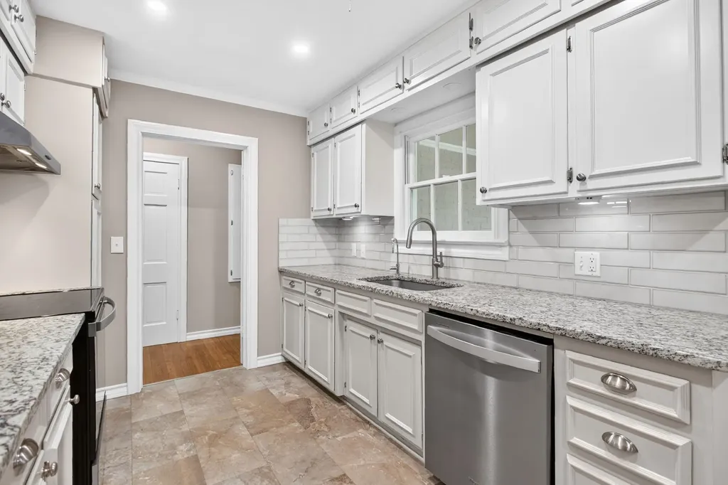 202 S Tower Street Weatherford TX 76086