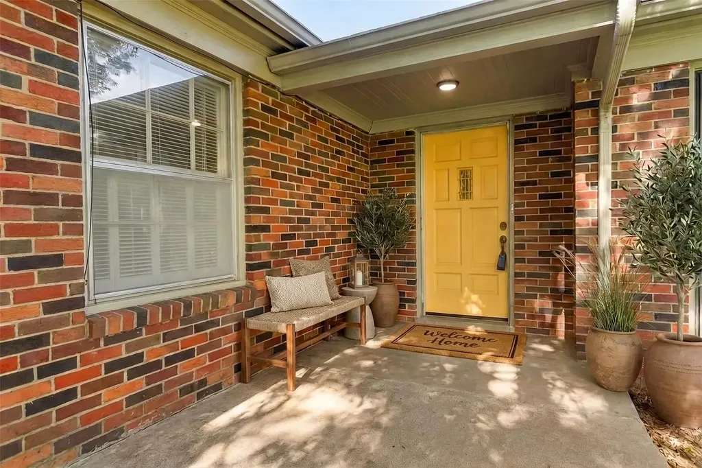 202 S Tower Street Weatherford TX 76086