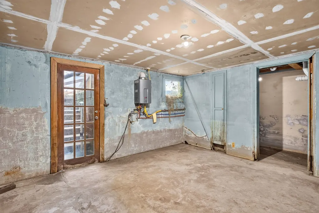 202 S Tower Street Weatherford TX 76086