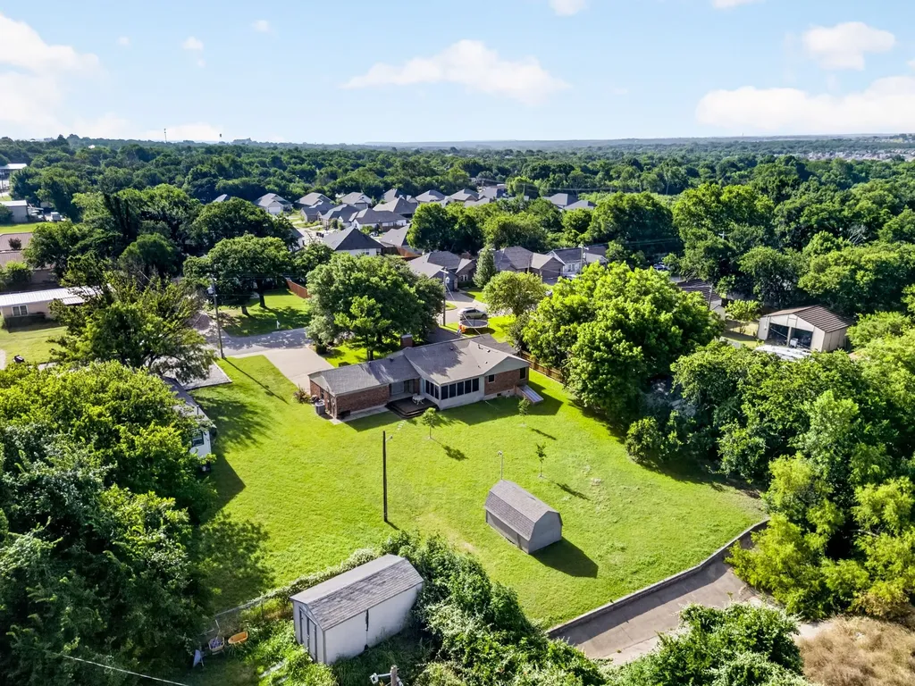 202 S Tower Street Weatherford TX 76086