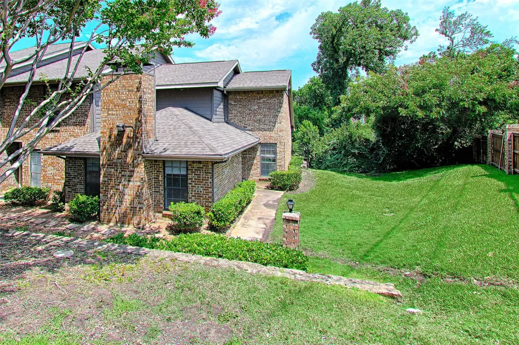 15889 Preston Road Dallas TX 75248