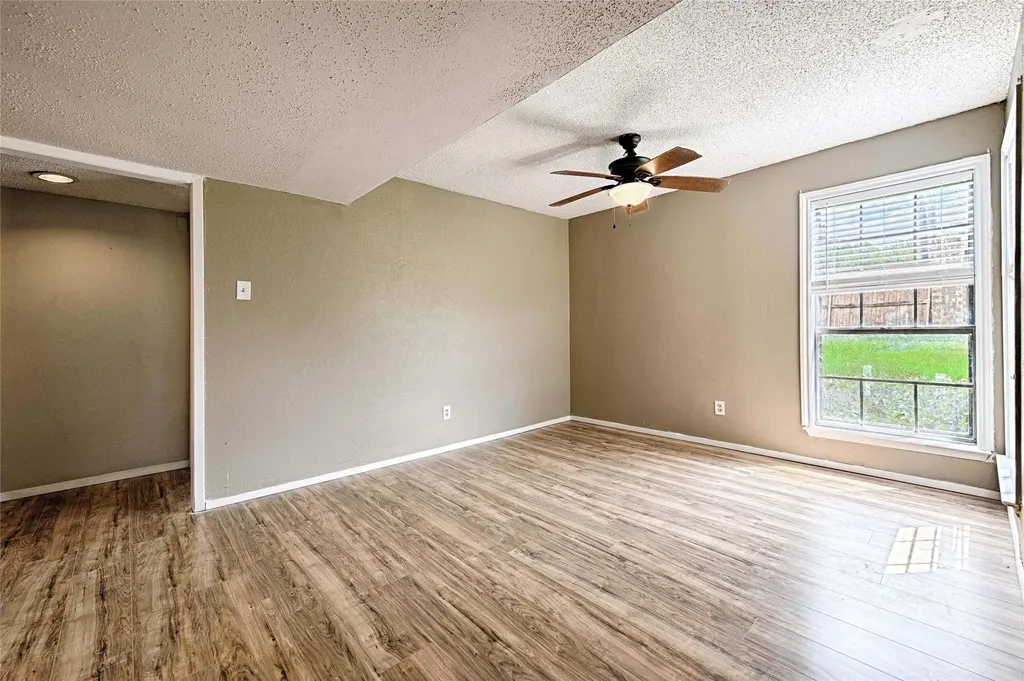 15889 Preston Road Dallas TX 75248