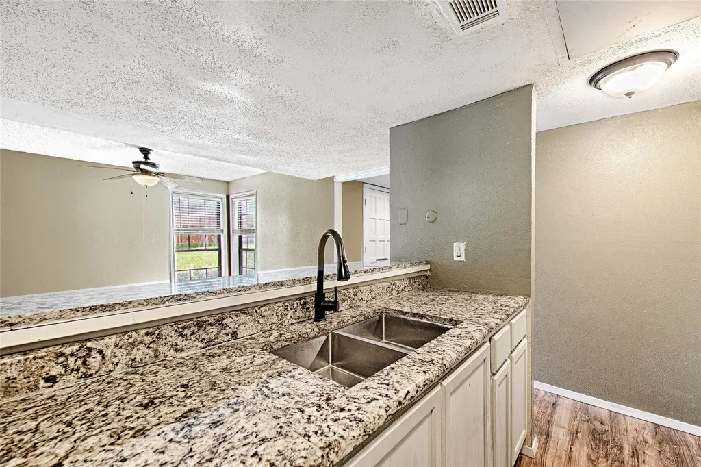15889 Preston Road Dallas TX 75248