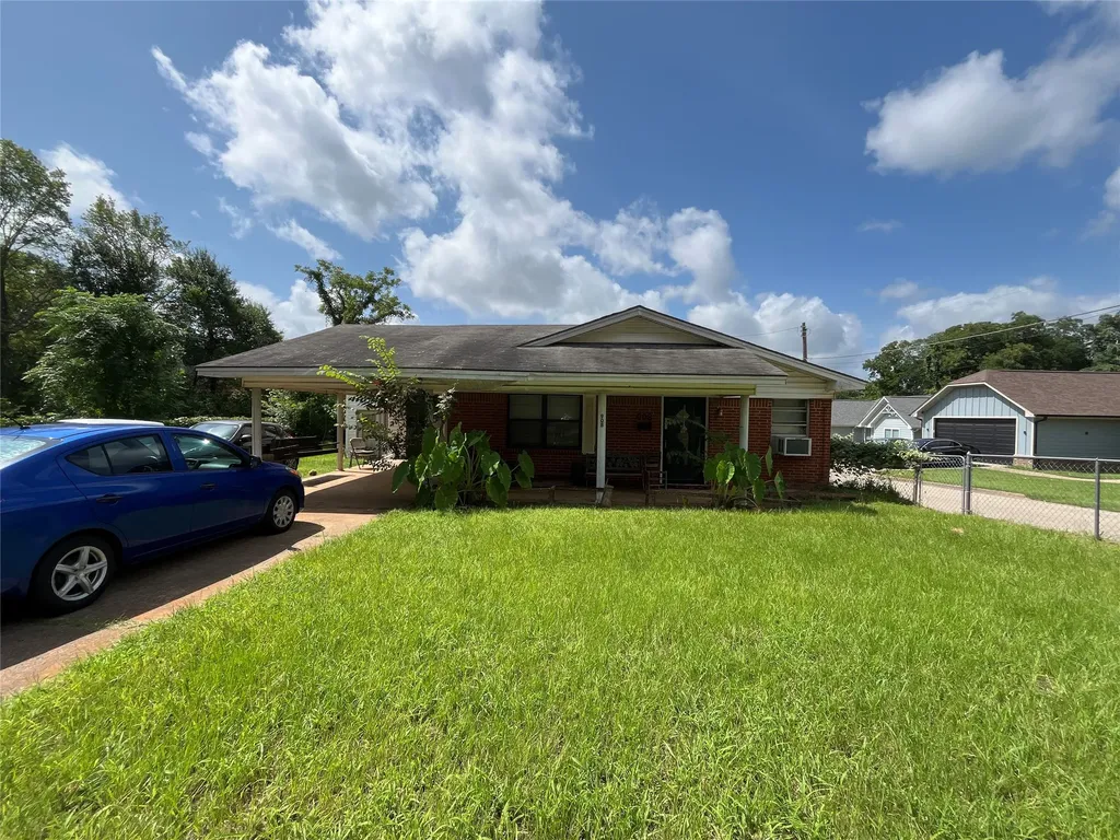 908 Birch Street Palestine TX 75801