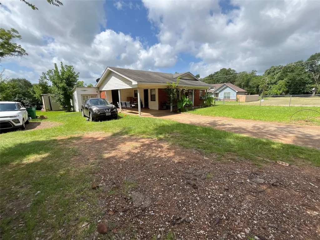 908 Birch Street Palestine TX 75801