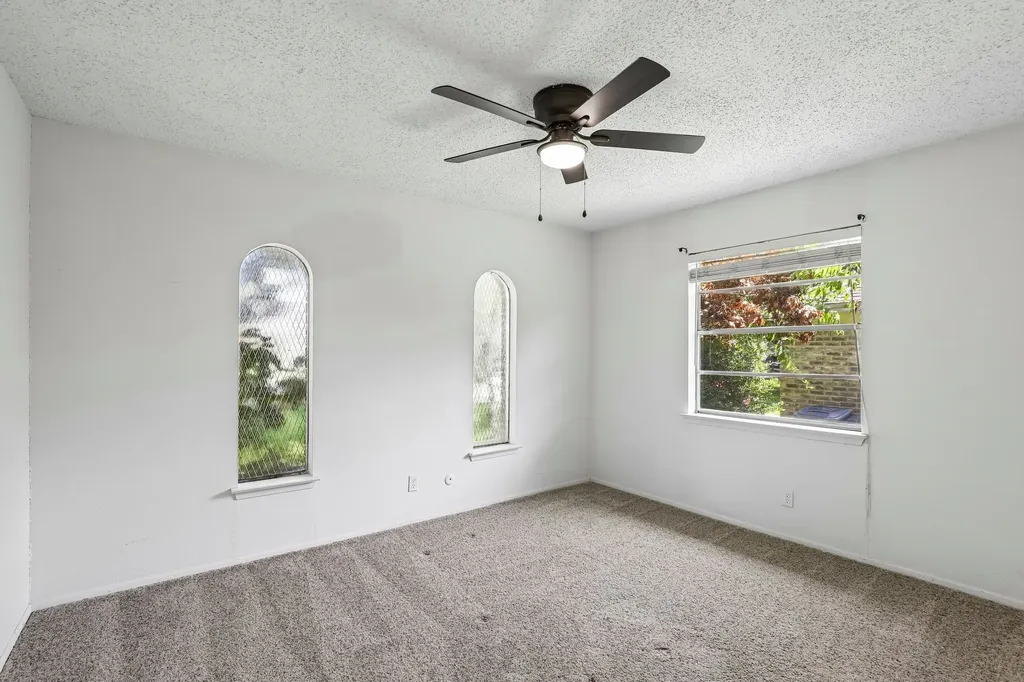 1600 S Timber Court Benbrook TX 76126