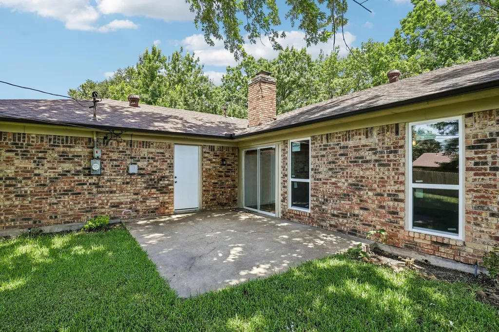 1600 S Timber Court Benbrook TX 76126