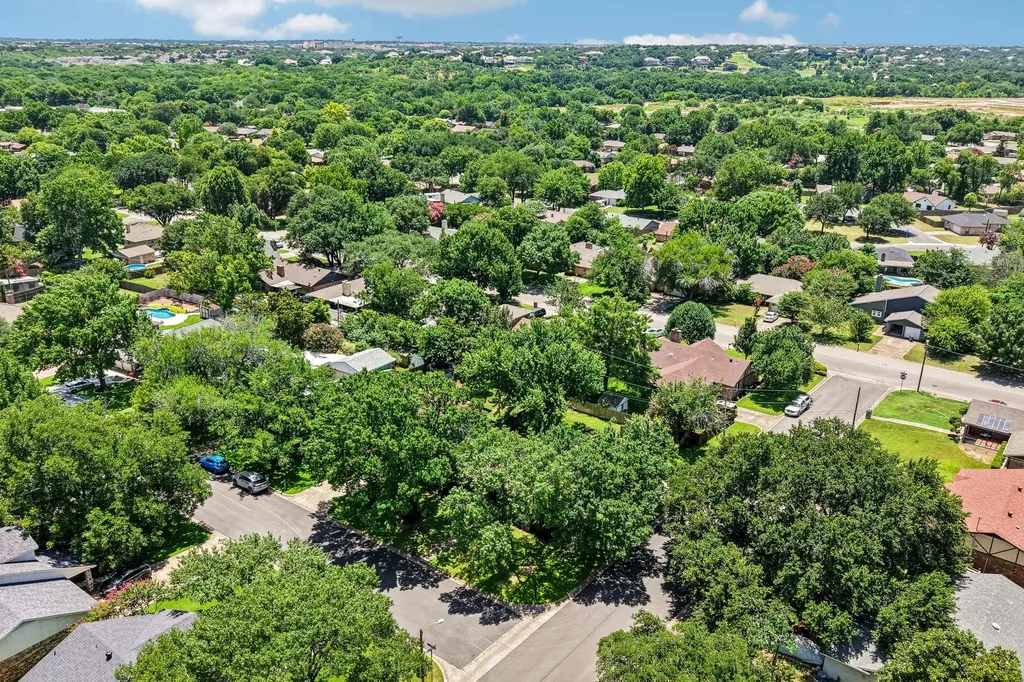 1600 S Timber Court Benbrook TX 76126