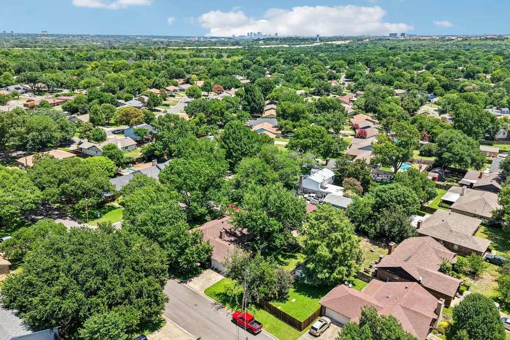 1600 S Timber Court Benbrook TX 76126