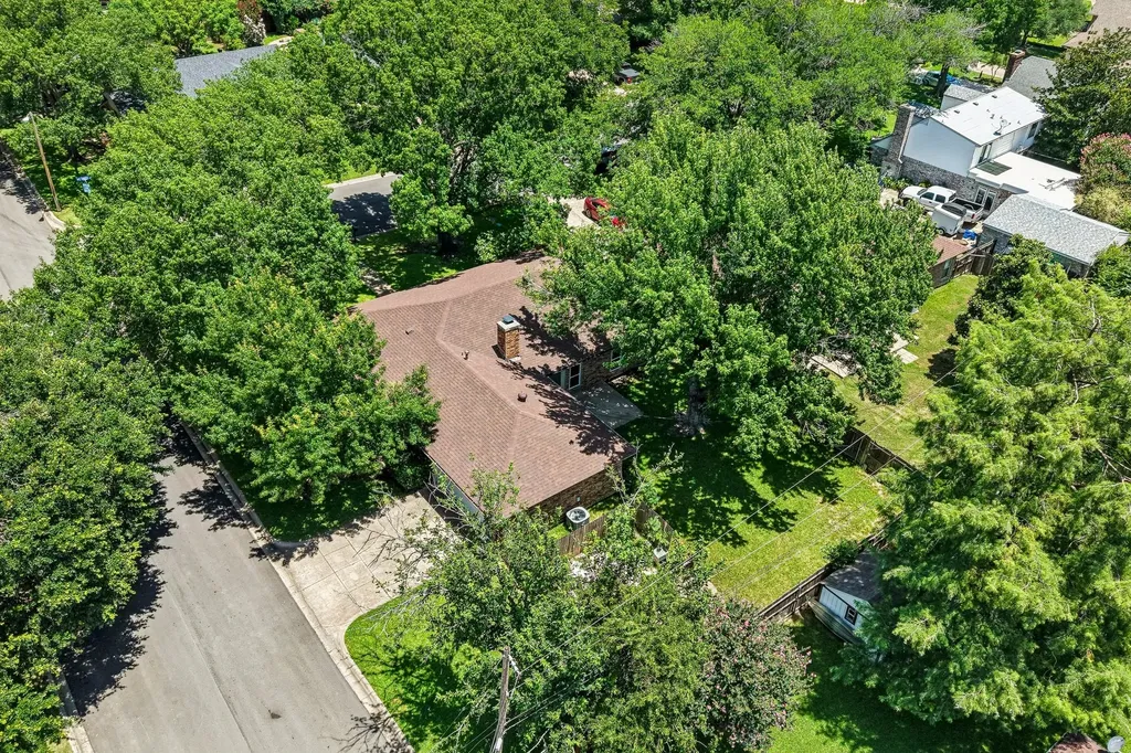 1600 S Timber Court Benbrook TX 76126