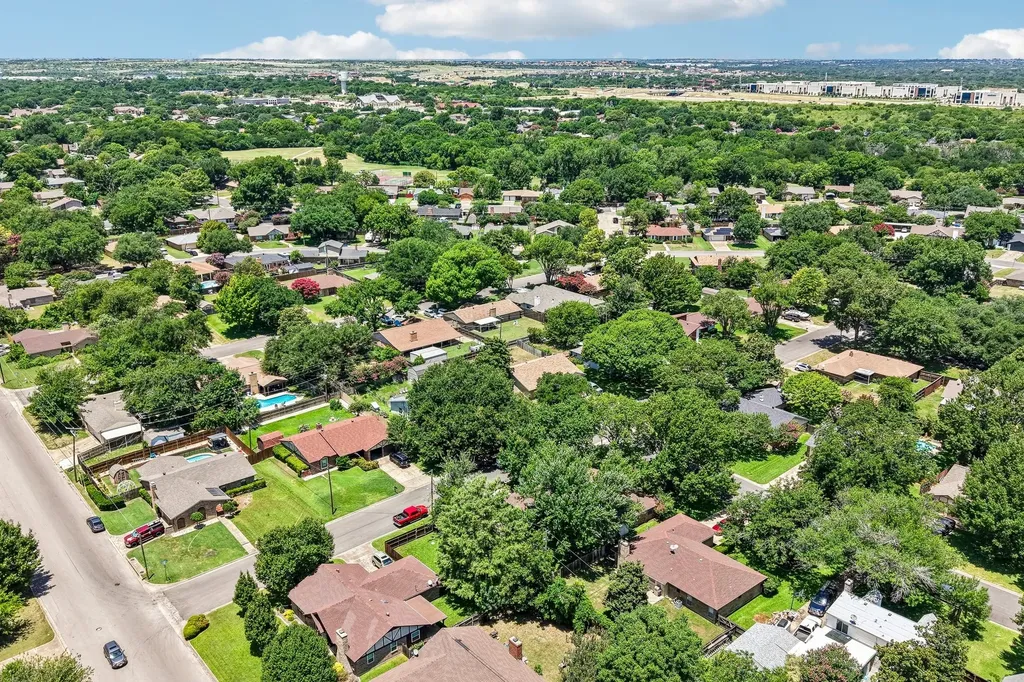1600 S Timber Court Benbrook TX 76126