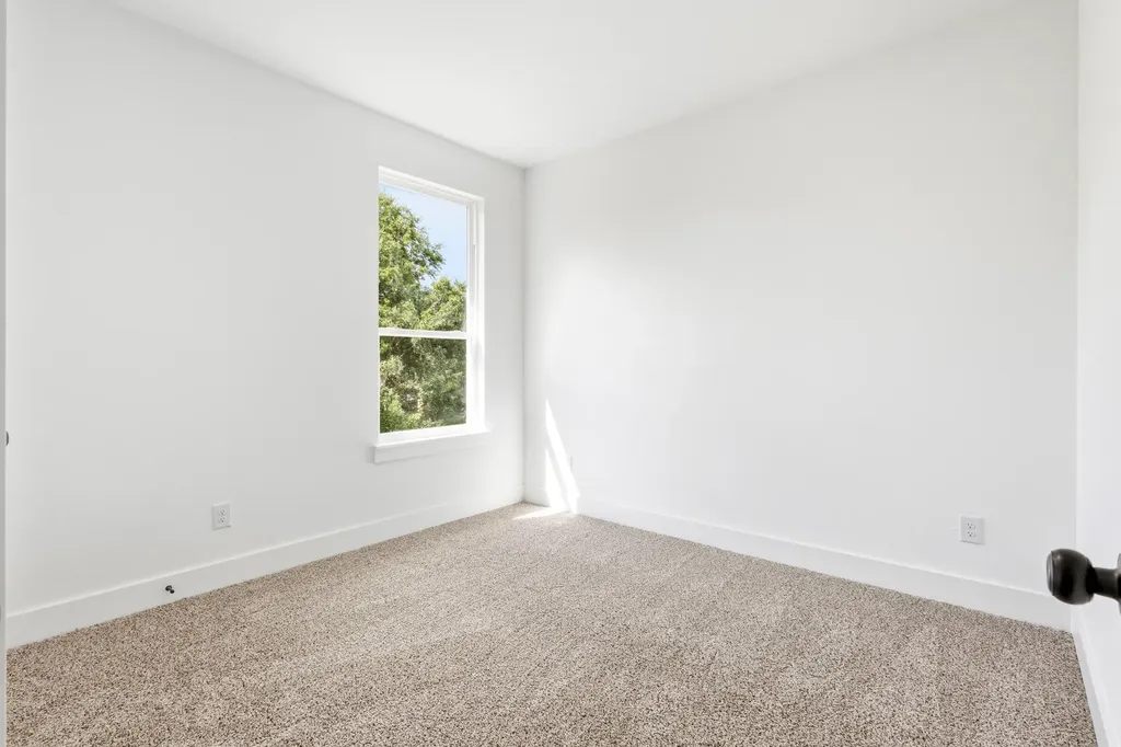 1634 Marfa Avenue Dallas TX 75216