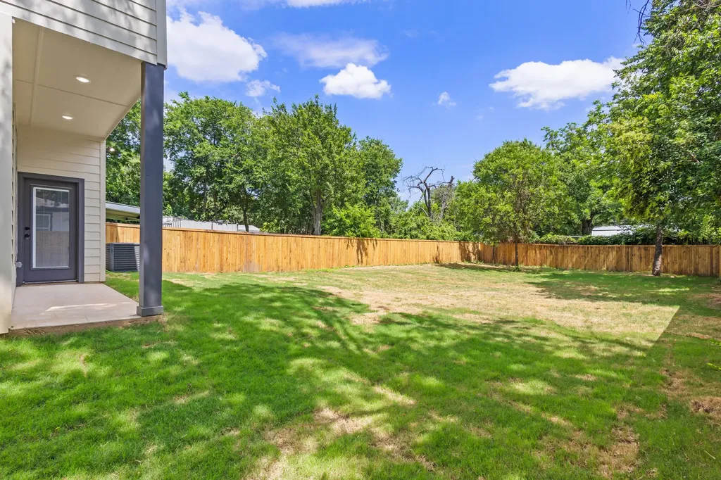 1634 Marfa Avenue Dallas TX 75216