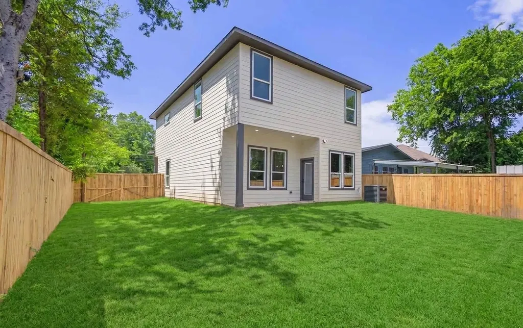 1634 Marfa Avenue Dallas TX 75216