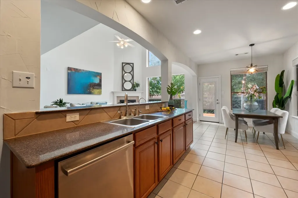 6945 Shoreview Drive Grand Prairie TX 75054