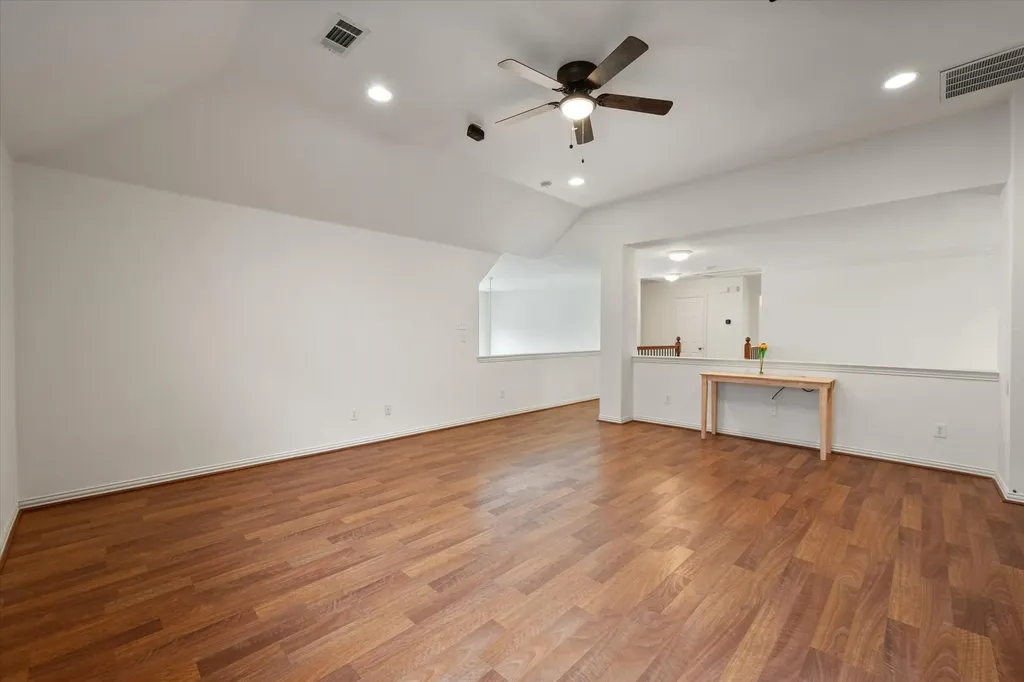6945 Shoreview Drive Grand Prairie TX 75054