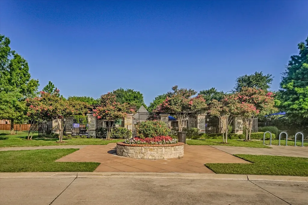 6945 Shoreview Drive Grand Prairie TX 75054