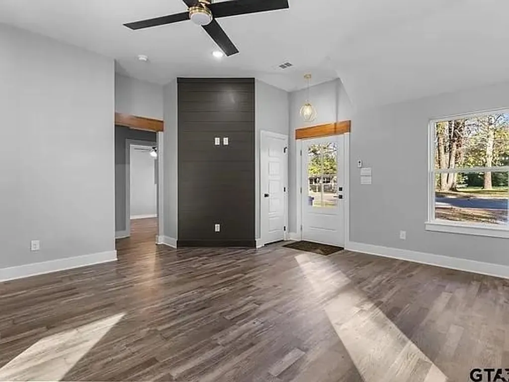 1204 Poplar Street Marshall TX 75670