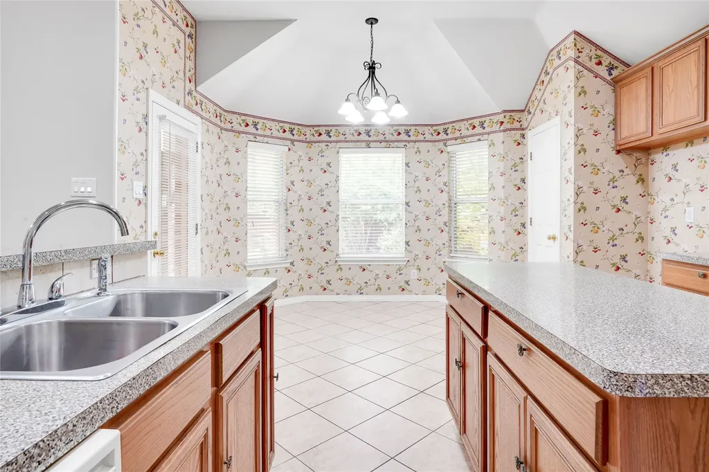 3401 Ledbetter Court Arlington TX 76001