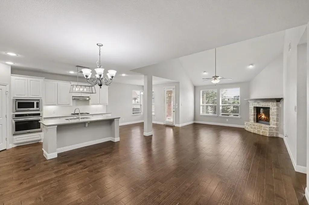 740 Field Crossing Little Elm TX 76227