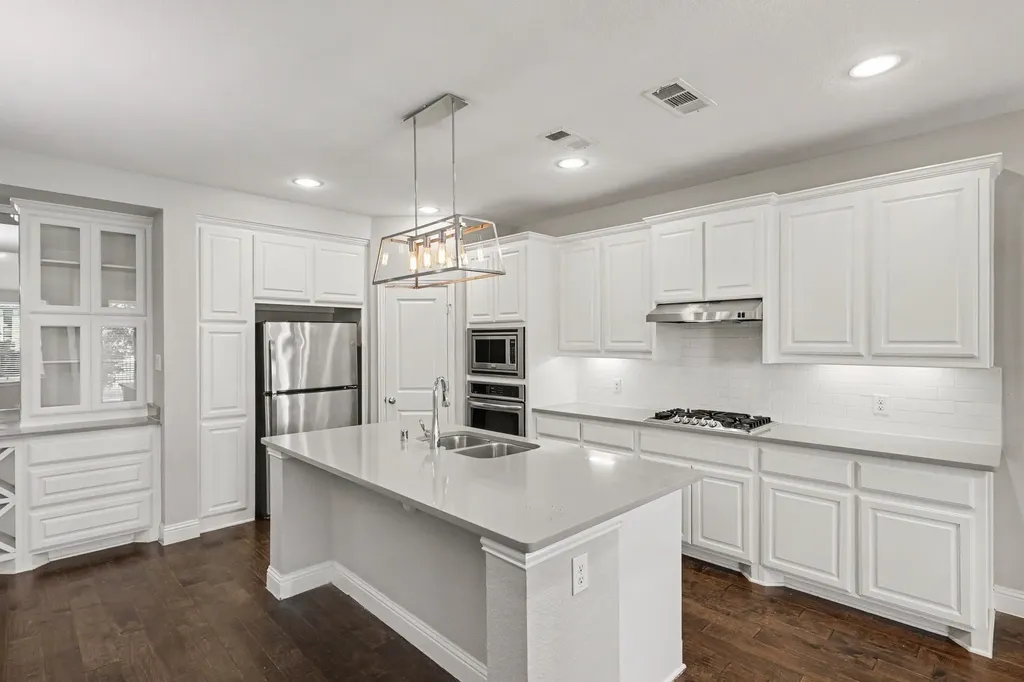 740 Field Crossing Little Elm TX 76227