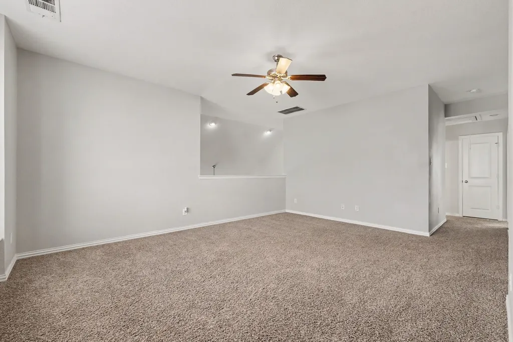 740 Field Crossing Little Elm TX 76227