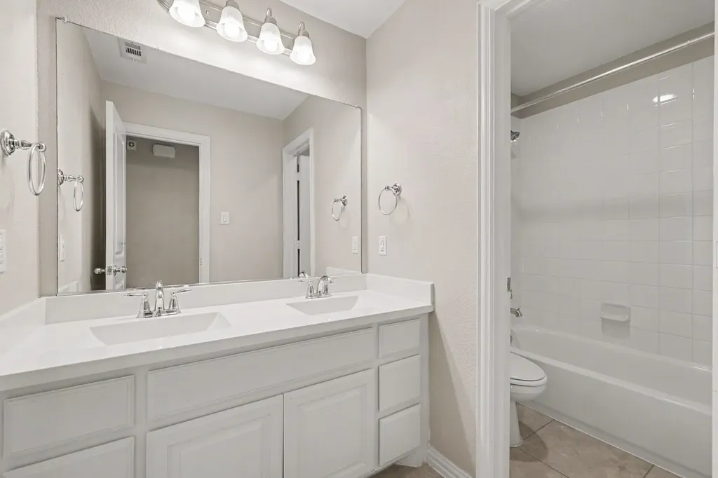 740 Field Crossing Little Elm TX 76227