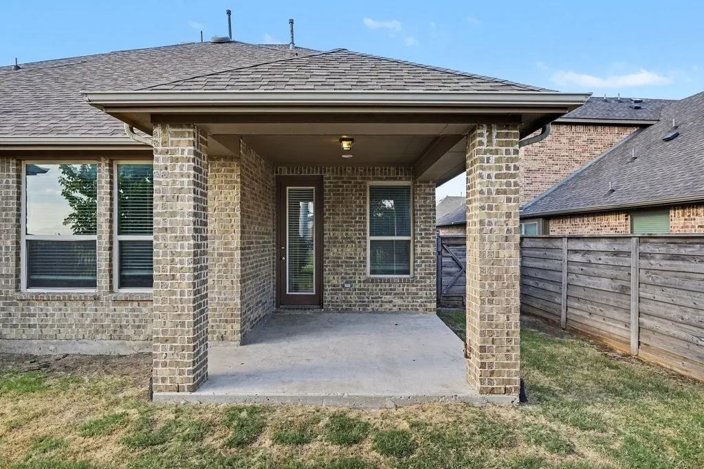740 Field Crossing Little Elm TX 76227