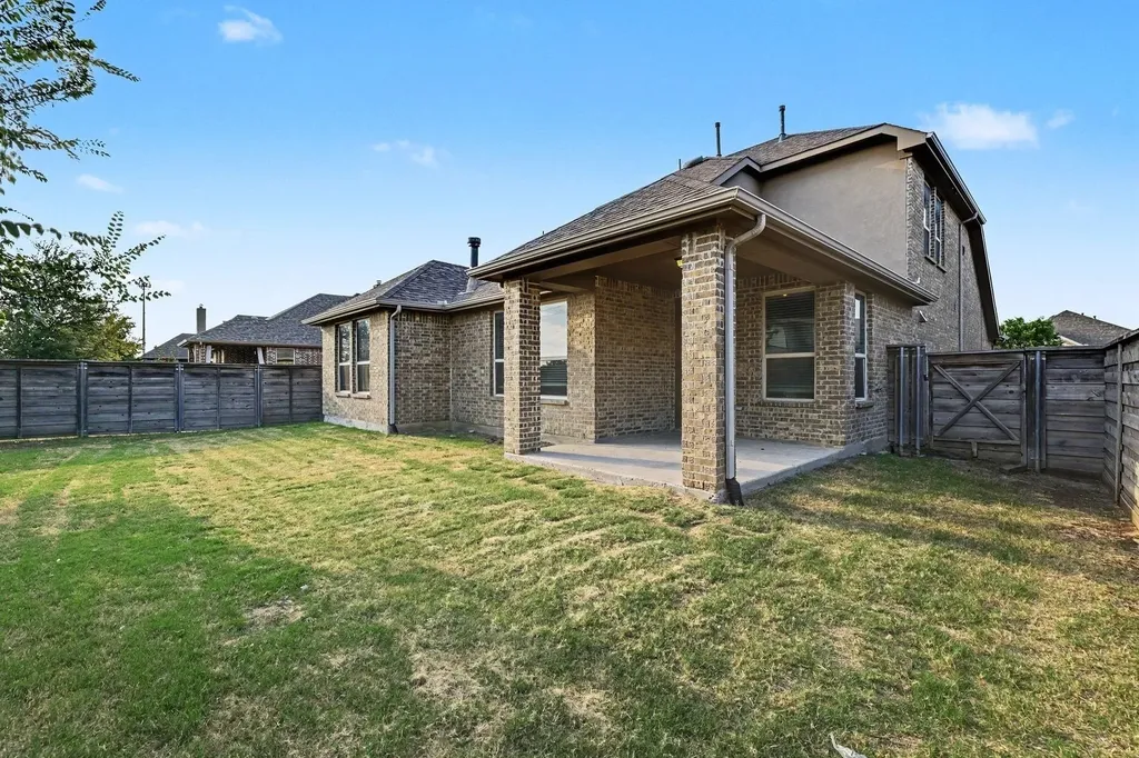 740 Field Crossing Little Elm TX 76227