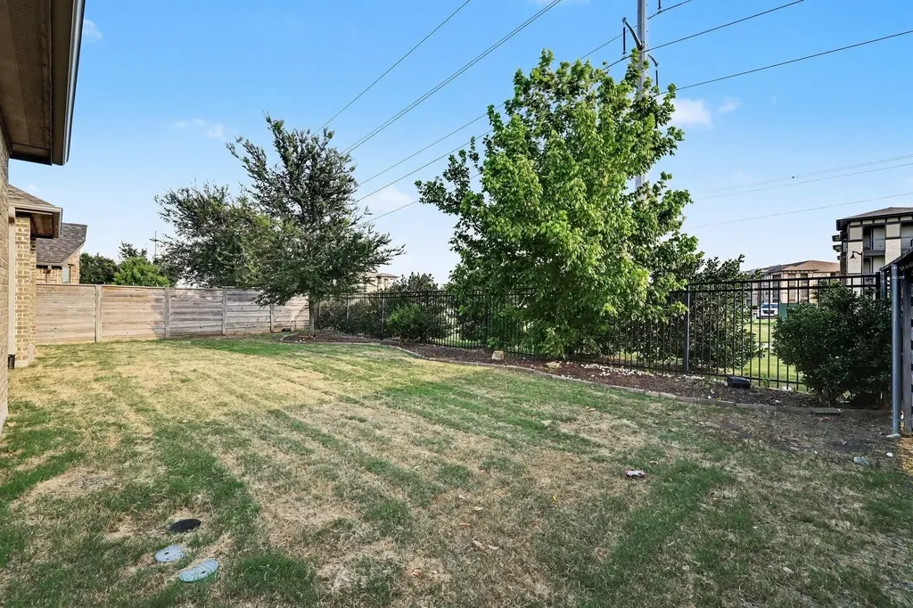 740 Field Crossing Little Elm TX 76227